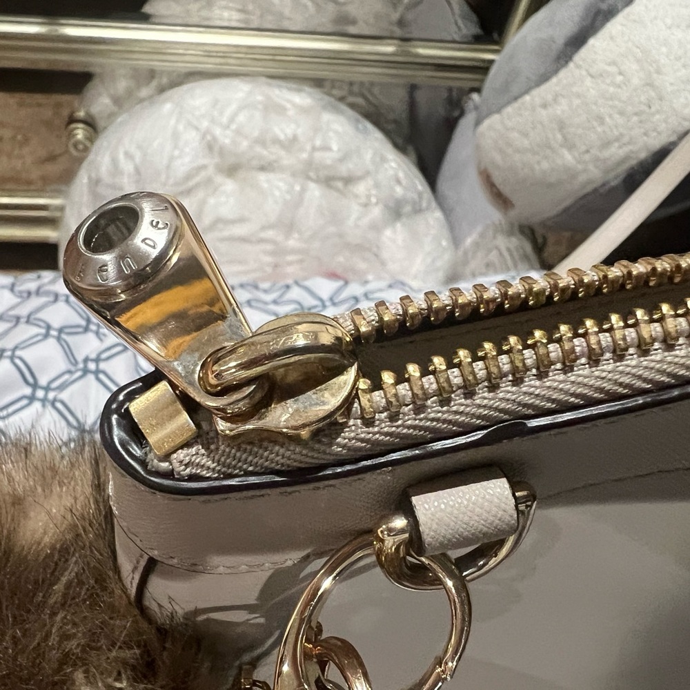 Henri Bendi bag with charm in excellent condition. very clean no stains no smell - Picture 5 of 16